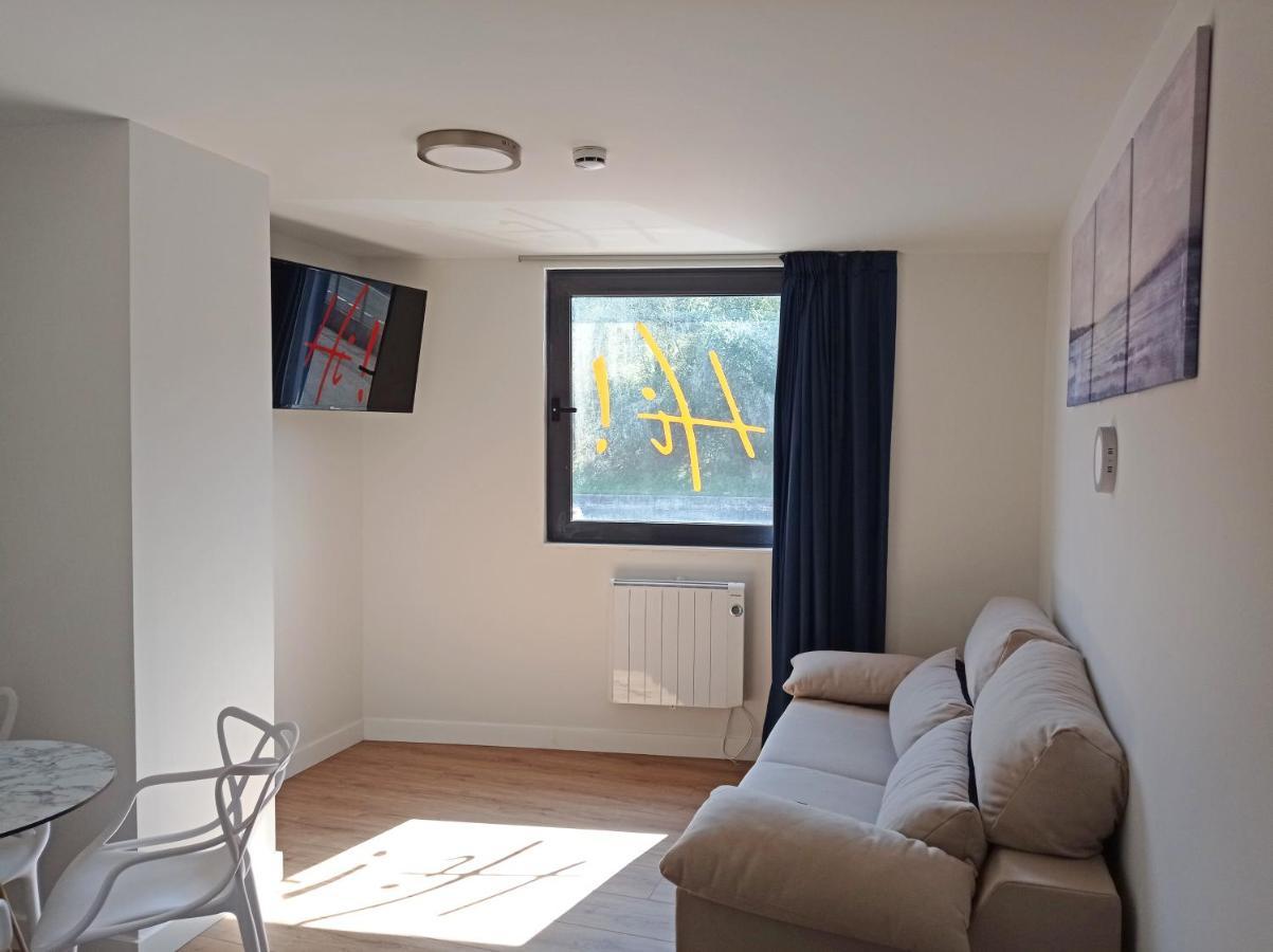 Apartamentos Hi Apartaments Santander 3000 말리아노 외부 사진