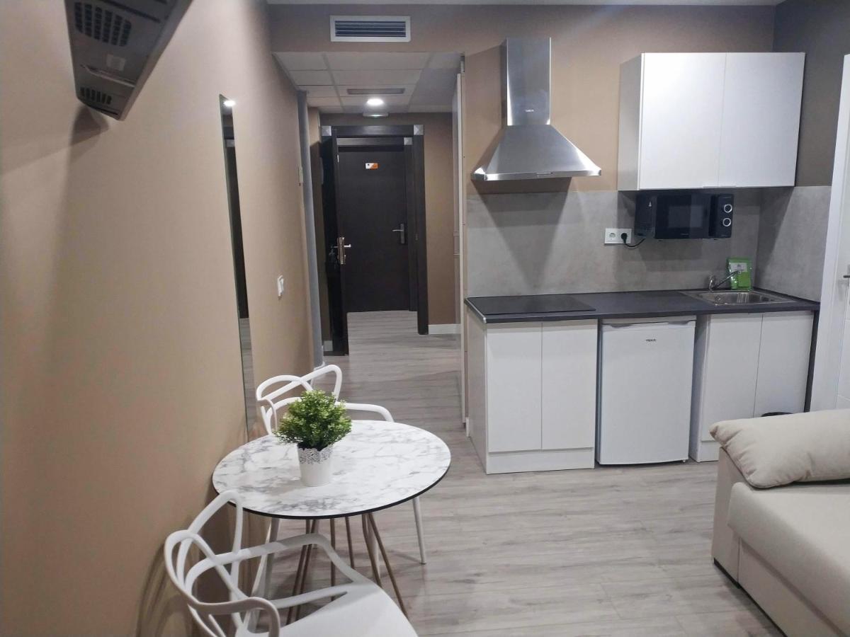 Apartamentos Hi Apartaments Santander 3000 말리아노 외부 사진